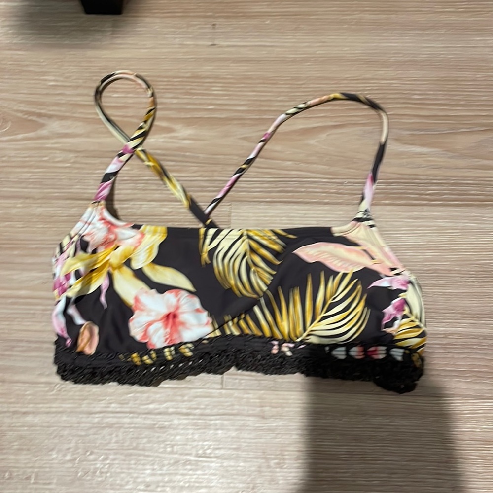 Bikini top flowers